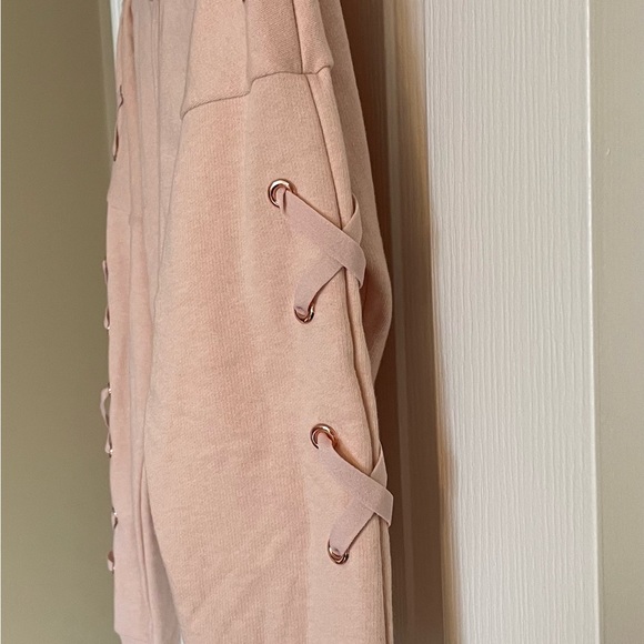 Victoria Secret Sport hooded grommet laced sleeves - Picture 3 of 5